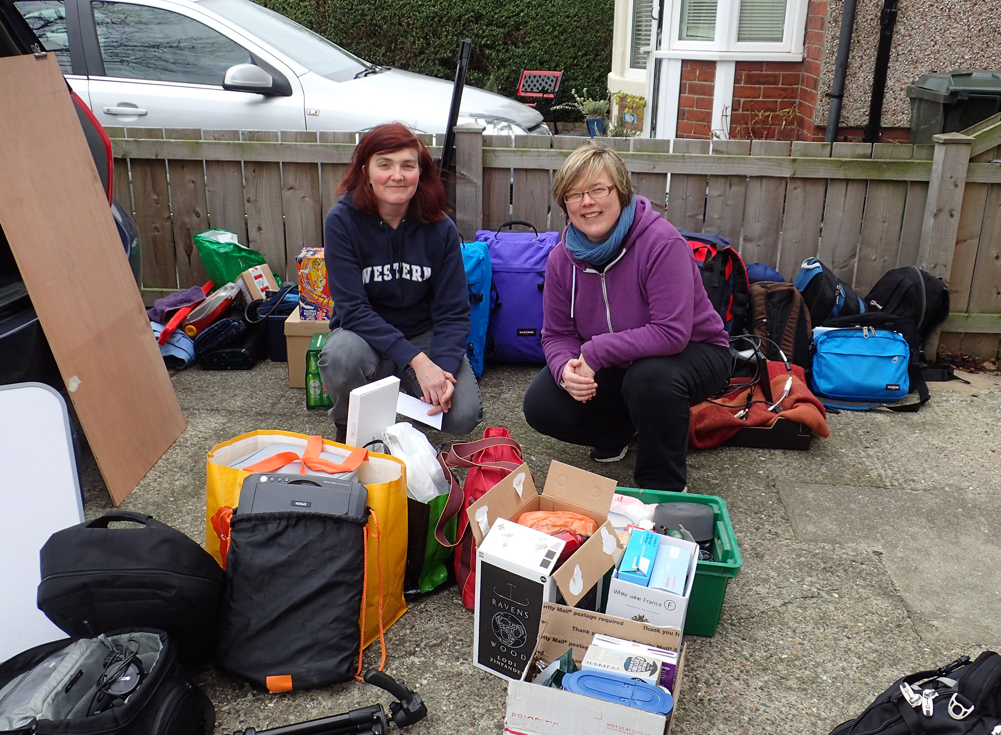 Mel and Lisa packing the car for Beadnell